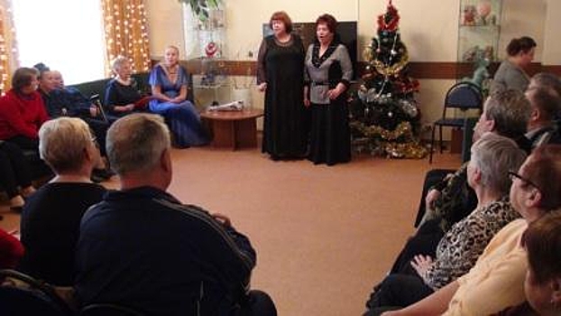 Получатели социальных услуг выступили на новогоднем концерте