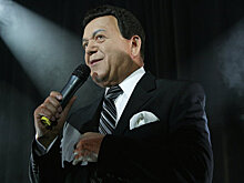 Кобзон должен был лететь вместе с ансамблем Александрова