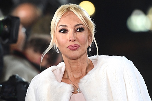 Лера Кудрявцева улетела в Болгарию к родным на фоне нового разлада с мужем
