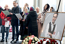 Бывшая жена пришла на похороны Михаила Зеленского