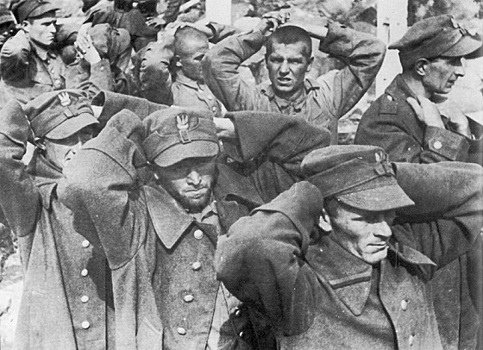 Почему Сталин не использовал в ВОВ армию из поляков, плененных в 1939 году