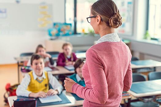 Учительница общалась с подростком в соцсетях и совращала его на встречах