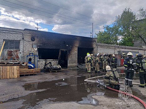 Склад загорелся в Московском районе