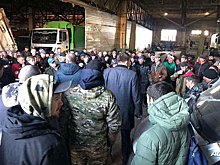 Объявившим забастовку водителям мусоровозов поднимут зарплату на 40%