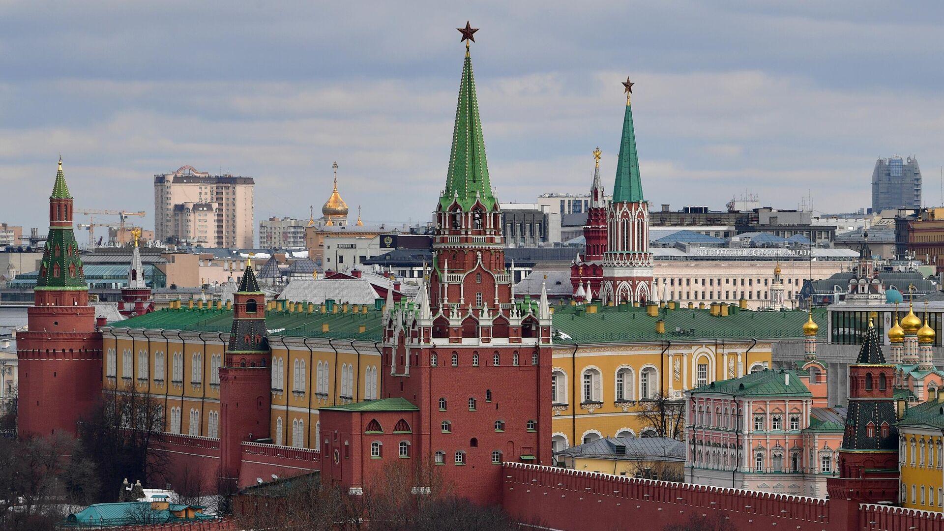 Кремль ответил на вопрос об ограничениях по COVID-19 вокруг Путина