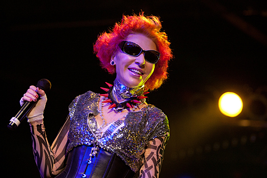 Агузарова сделала пластику и вернула прежнюю внешность