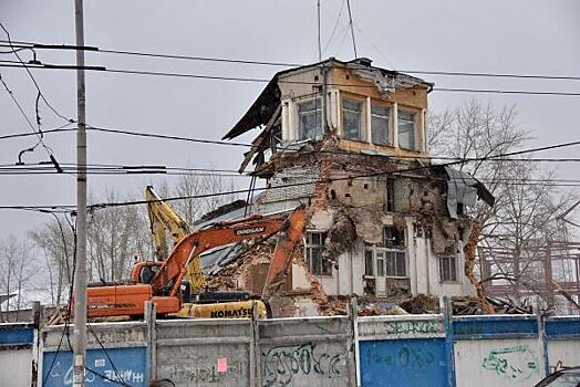Снос аэропорта Уктус в Екатеринбурге: за и против