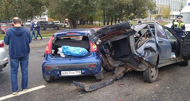 Два человека пострадали в серьезном ДТП на Варшавском шоссе