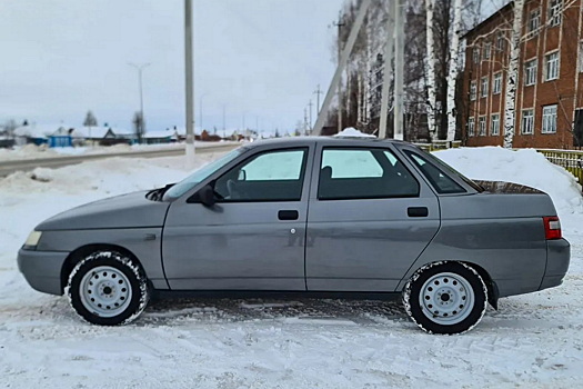 В продаже появился новый украинский ВАЗ-2110, стоявший в гараже 14 лет