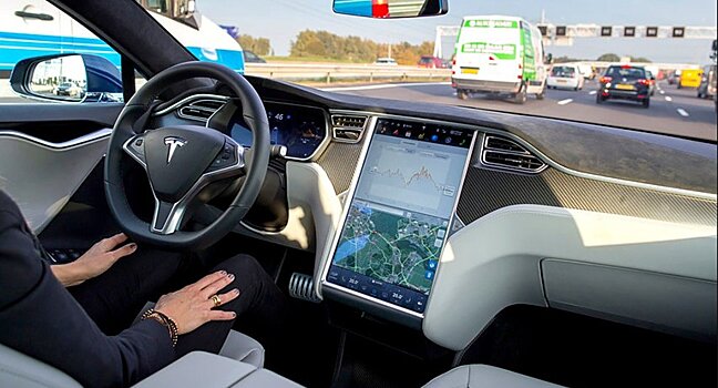 В США начали проверку автопилота Tesla