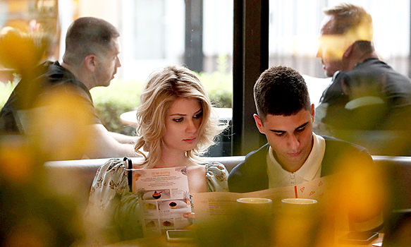 Исследование Rambler&Co: россияне ходят в рестораны с друзьями в 10 раз чаще, чем на свидания