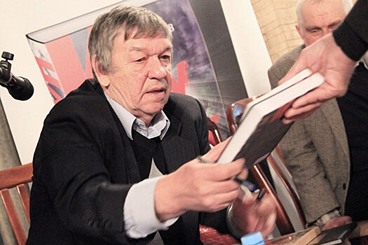 Указом президента Юрию Макарцеву присвоено звание заслуженного журналиста РФ