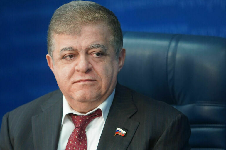 Зачем глава Пентагона приехал в Киев