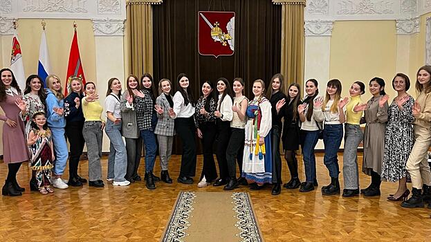 О самобытности своей Родины рассказали участницы «Национальной красы Вологды»