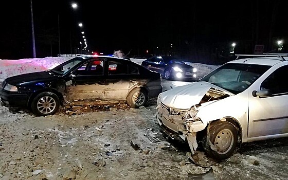 В пятничной аварии на Ряжском шоссе пострадали два человека