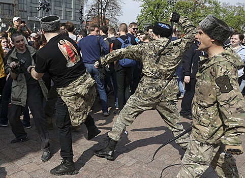 Казакам устраивают порку за избиение участников антипутинского митинга