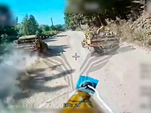 В Сумской области FPV-дрон догнал багги на грунтовке и поразил в упор