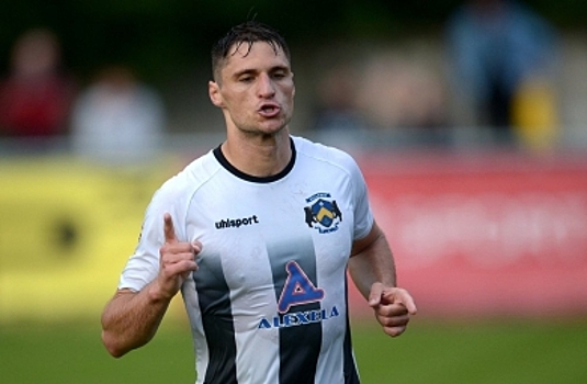 Российский футболист после визита в Кострому на автобусе сбежал в Эстонию