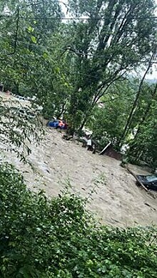 Жители Сочи показали, как выглядит город после наводнения (фото, видео)