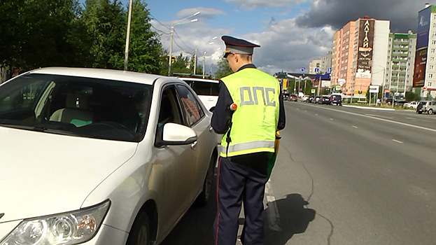 Инспекторы ГИБДД в Ноябрьске проверили водителей и пешеходов