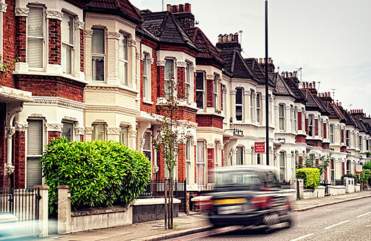 Из особняка в тюрьму. Что грозит россиянам, чья британская недвижимость оформлена через офшоры?