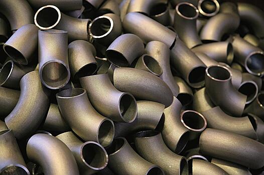 На Варшавском шоссе из-за ДТП рассыпалось четыре прицепа с отводами