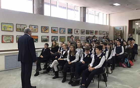 Героев нужно знать в лицо