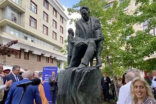 В Москве появился второй в мире памятник детскому писателю Маршаку