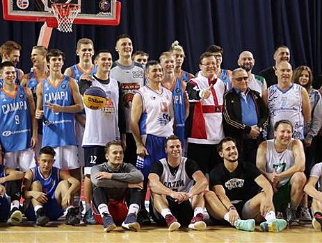 Дмитрий Азаров встретился с баскетболистами самарских клубов