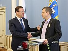 Дмитрий Азаров вручил премии и гранты деятелям культуры