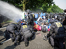 В Гамбурге пострадали около 500 полицейских