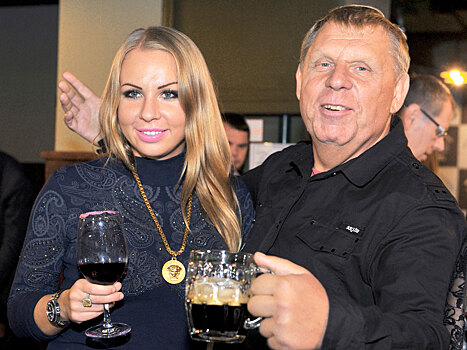 71-летний Александр Пятков закрутил роман с черной вдовой из Белоруссии