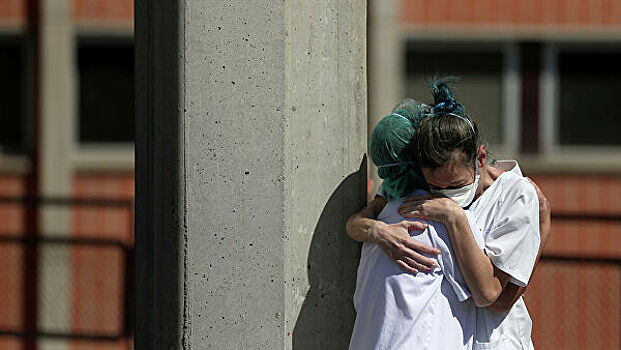 В Испании за сутки из-за коронавируса умерли 185 человек