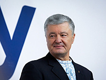 Порошенко стал подозреваемым по делу о госизмене. Он уехал с Украины, но обещал вернуться