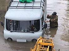 В Хабаровском крае плавают по дороге, которой нет