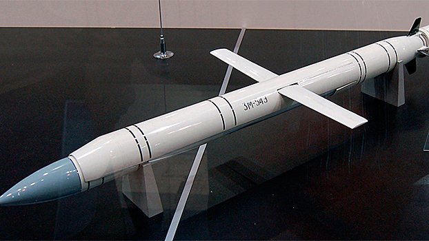Ракеты «Калибр» и ЗРС С-400 покажут публике на выставке в Петербурге