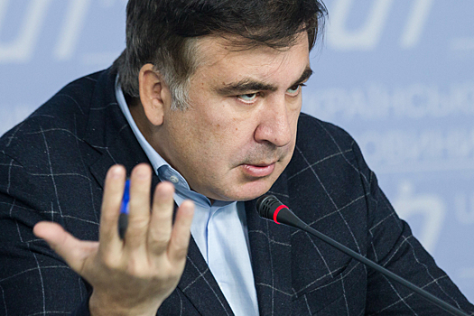 Опрос: россияне поддержали Саакашвили в конфликте с Порошенко