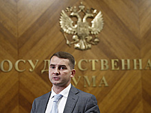 Кого из депутатов исключали из фракций Госдумы