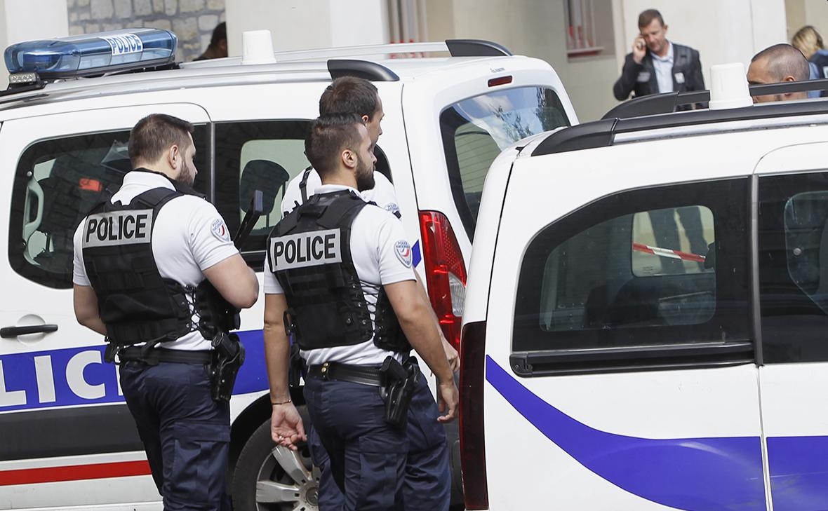 Во Франции злоумышленник напал на людей с топором в электричке