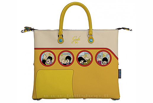 В Италии сшили сумки с изображением The Beatles