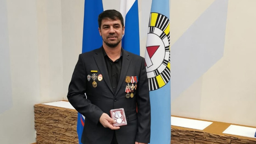 Участник СВО из Ноябрьска награждён медалью за спасение сослуживцев. ВИДЕО