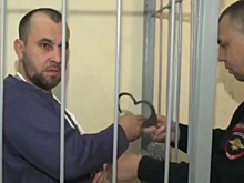 Абсолютный беспредел? Сестра мигранта, напавшего с ножом на девушку в Самаре, избила потерпевшую в суде