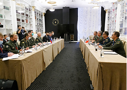 Замминистра обороны России генерал-полковник Александр Фомин провел переговоры с заместителем главы национальной обороны Мексики