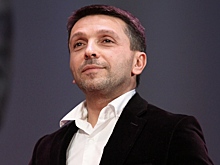 Барац показал сына, который родился через два года после развода