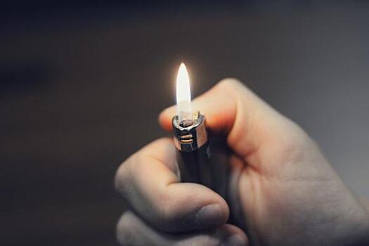 На Ямале запретили продавать зажигалки и никотиновые смеси детям