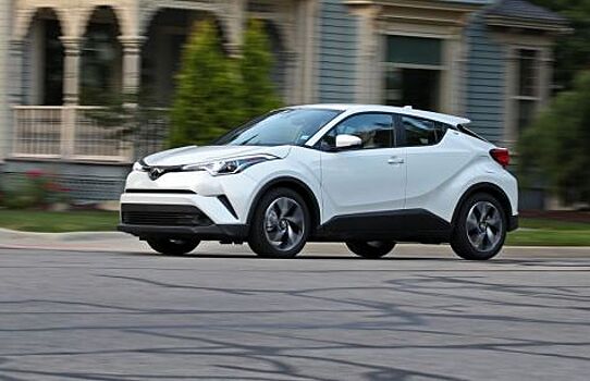 В течении первого месяца продаж Toyota C-HR в России реализовано 153 экземпляра
