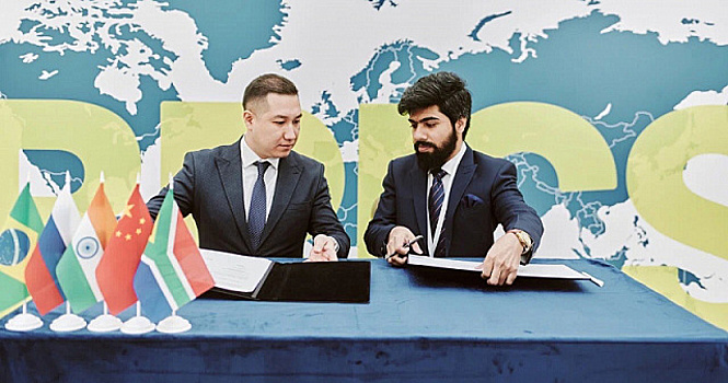 Бизнес-инкубатор БРИКС в Омске завершил очную работу подписанием полутора десятков соглашений о сотрудничестве