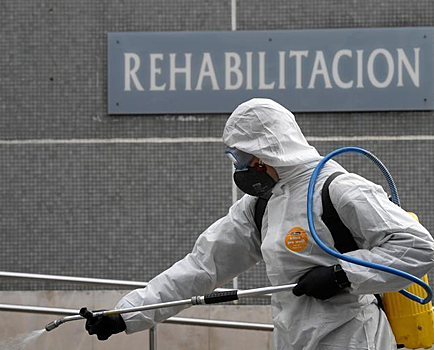 Вакцинация от COVID нарушила работу полиции в Испании