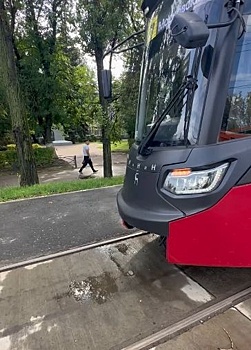 Трамвай «МиНиН» сбил пешехода в Нижнем Новгороде