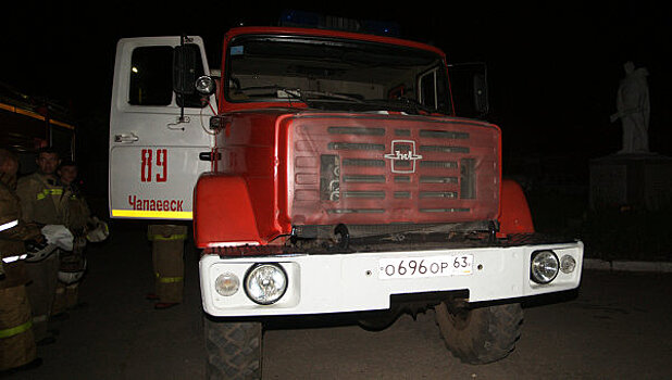 В Ростовской области из-за взрыва на полигоне сгорели 30 машин